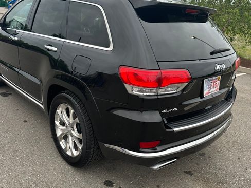 Used 2019 Jeep Grand Cherokee Summit AWD/4WD image 10
