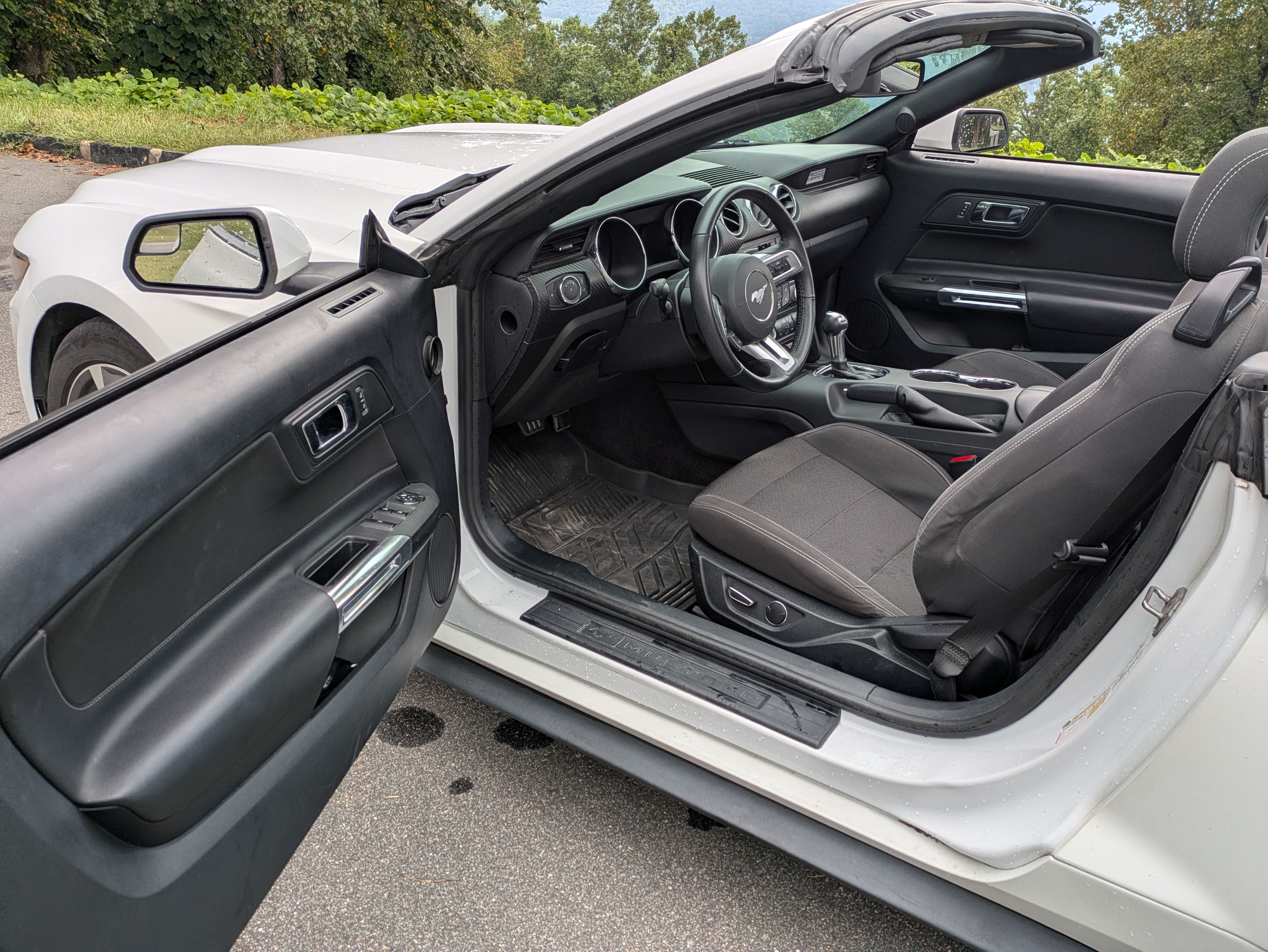 Used 2015 Ford Mustang Convertible w/ Equipment Group 051A RWD image 25