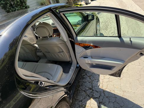 Used 2006 Mercedes-Benz E 350 4MATIC Sedan image 9