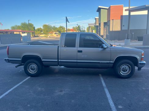 Used 1998 Chevrolet Silverado 1500 4x4 Extended Cab w/ Preferred Equipment Group 2 image 5