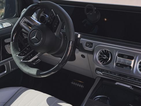 Used 2025 Mercedes-Benz G 63 AMG 4MATIC image 11