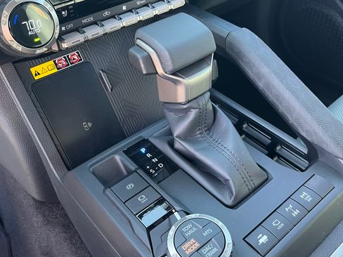 Used 2025 Toyota Tacoma 4x4 Double Cab Hybrid image 22