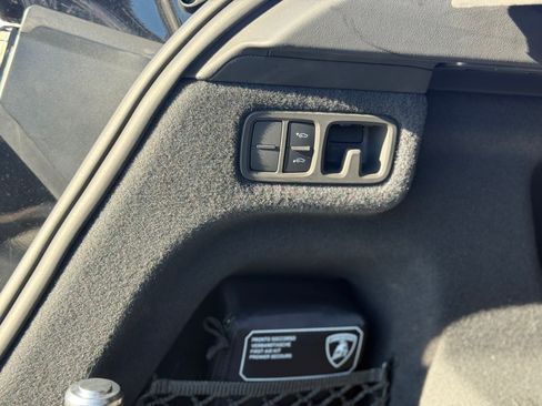 Used 2019 Lamborghini Urus image 30