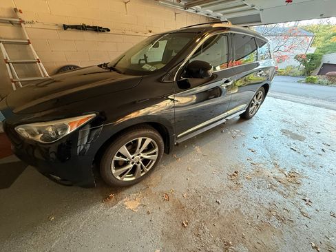 Used 2015 INFINITI QX60 AWD w/ Deluxe Touring Package image 4