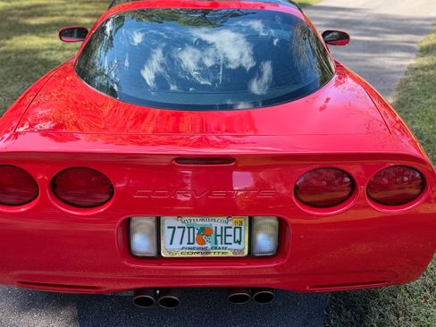 Used 2001 Chevrolet Corvette Coupe w/ Preferred Equipment Group2 image 6