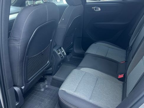 Used 2025 Volvo XC40 B5 Core image 13