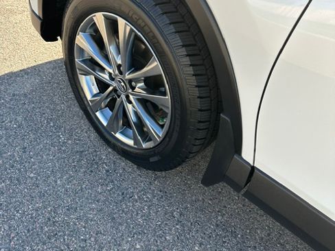 Used 2018 Toyota RAV4 Limited w/ Advanced Technology Package AWD/4WD image 5