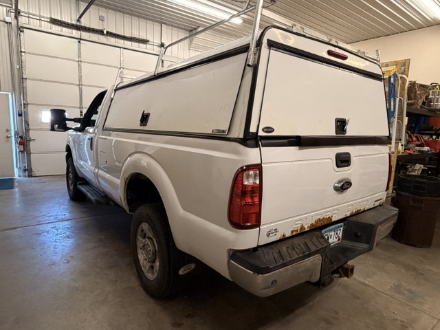 Used 2015 Ford F250 XLT w/ XLT Value Package AWD/4WD image 4