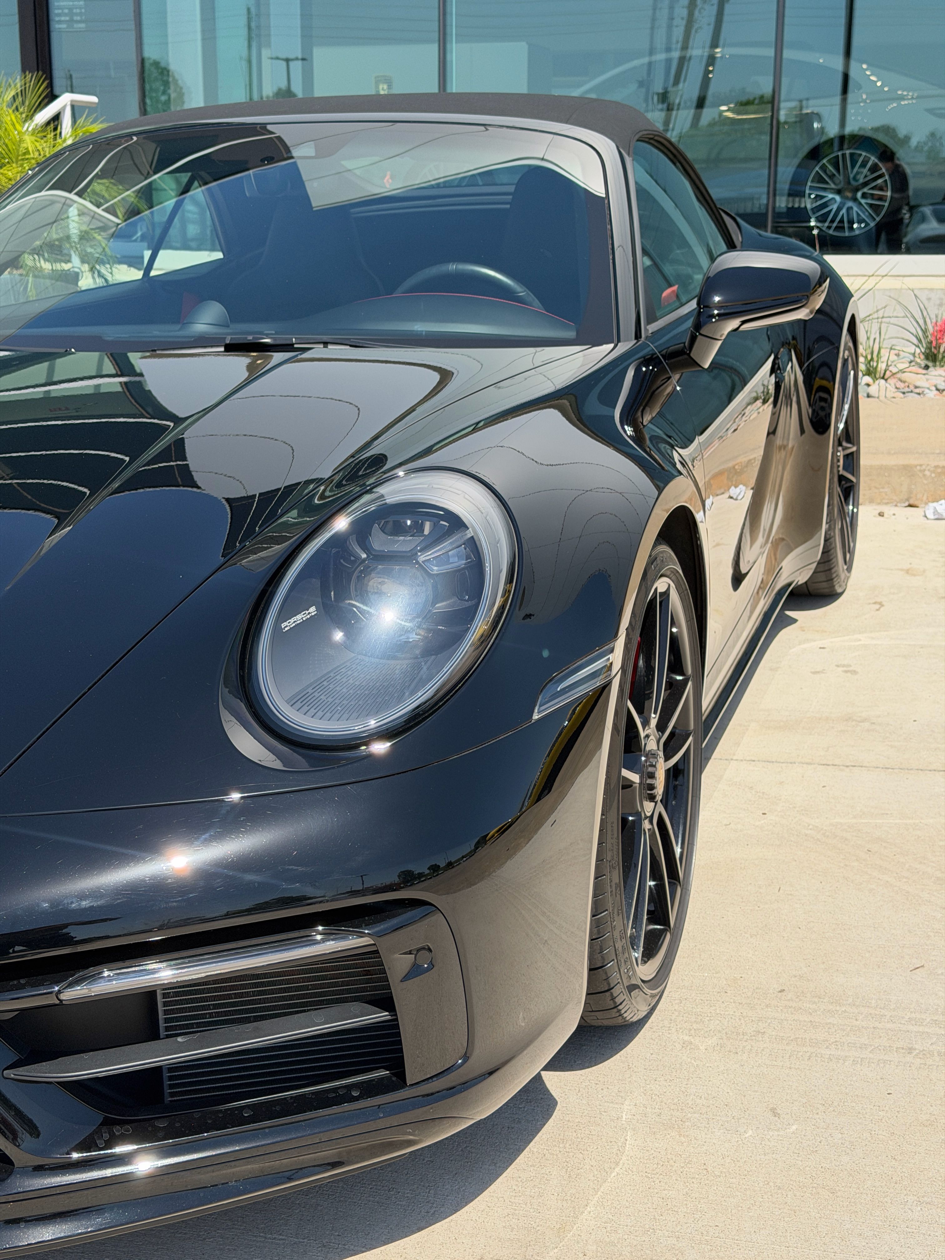 Used 2022 Porsche 911 Cabriolet image 4