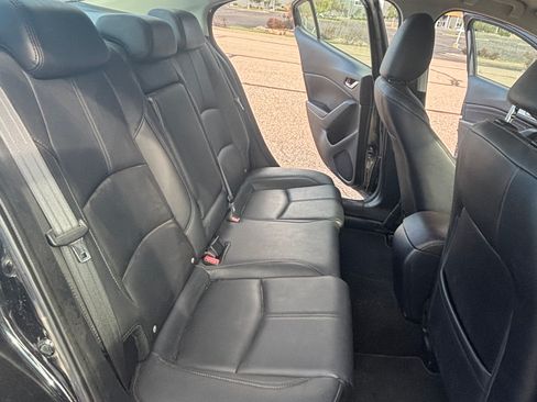 Used 2018 MAZDA MAZDA3 Touring FWD image 9