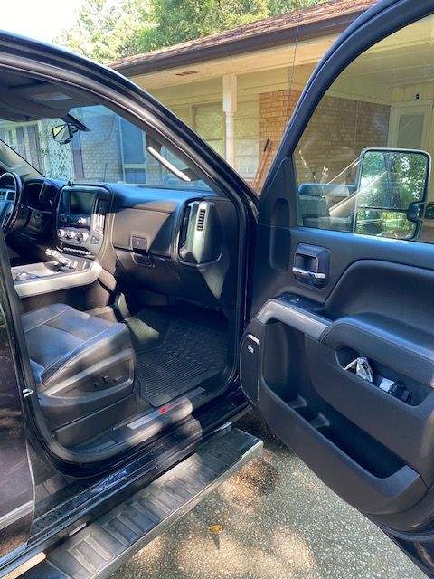 Used 2018 Chevrolet Silverado 2500 LTZ w/ Duramax Plus Package AWD/4WD image 15