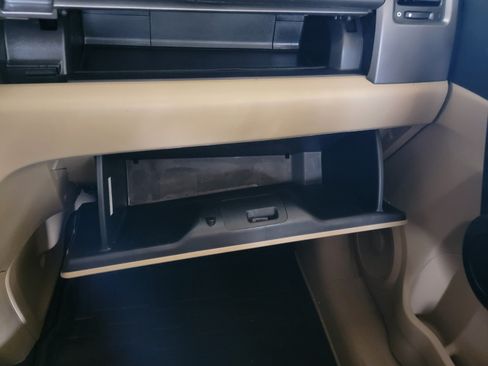 Used 2011 Honda CR-V LX image 10