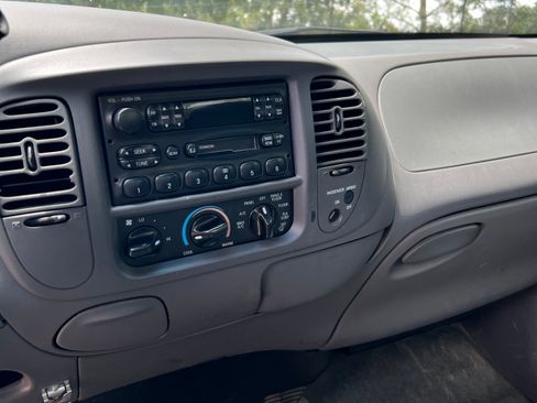 Used 2002 Ford F150 2WD Regular Cab image 11