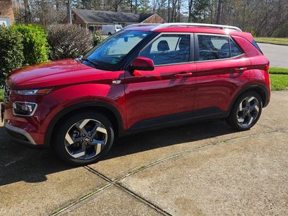 Used 2022 Hyundai Venue Limited w/ Cargo Package