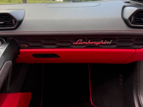 Used 2018 Lamborghini Huracan LP 580-2 RWD image 18
