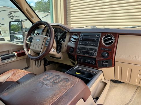Used 2012 Ford F250 King Ranch w/ King Ranch w/Chrome Pkg image 11