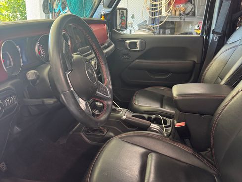 Used 2021 Jeep Wrangler Unlimited Rubicon AWD/4WD image 11