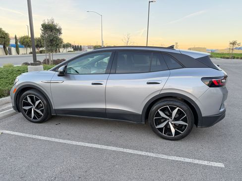 Used 2023 Volkswagen ID.4 Pro S image 8