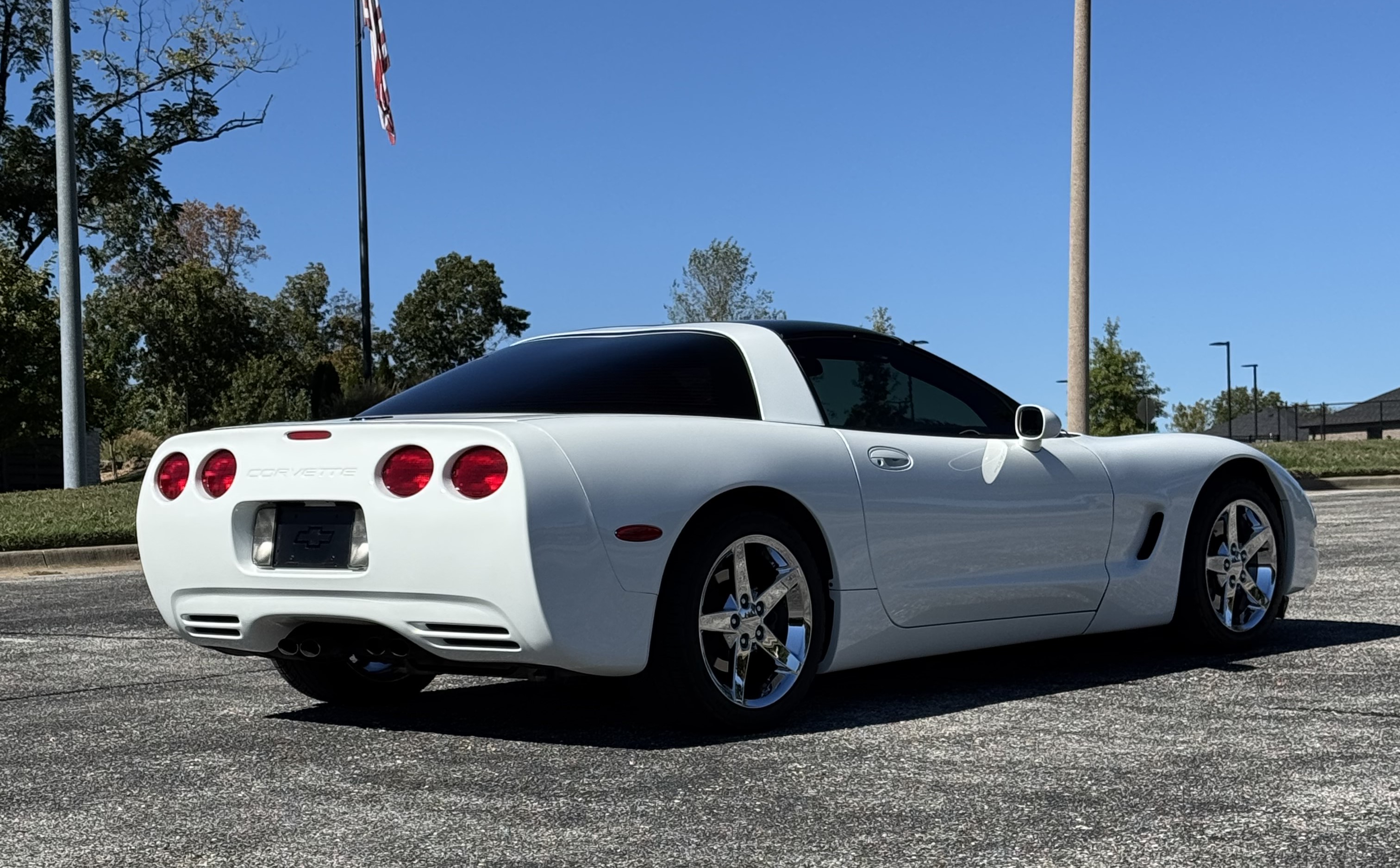 Used 1998 Chevrolet Corvette Coupe RWD image 8