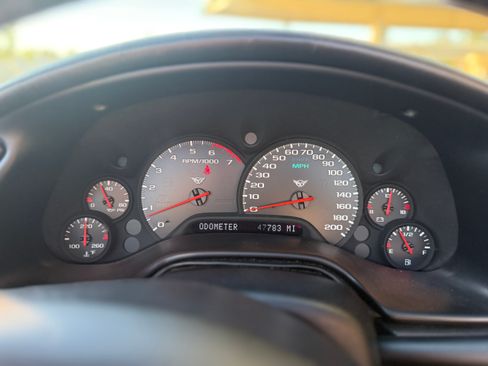 Used 1998 Chevrolet Corvette Convertible 2D image 9