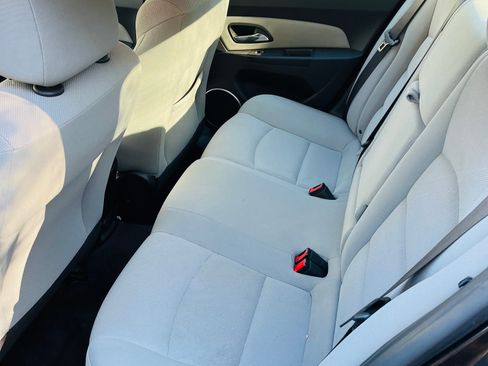 Used 2015 Chevrolet Cruze LT w/ Sun And Sound Package image 12