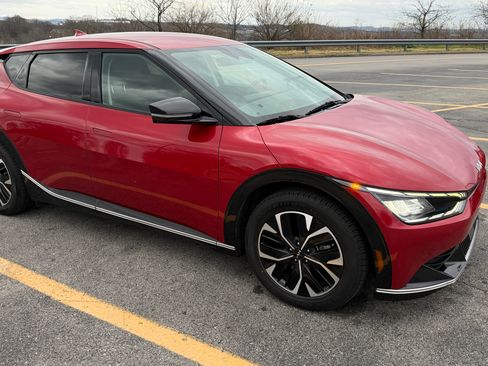 Used 2022 Kia EV6 Wind image 2