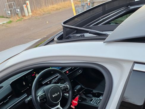 Used 2025 Kia K5 GT-Line w/ GT-Line Premium Package image 9