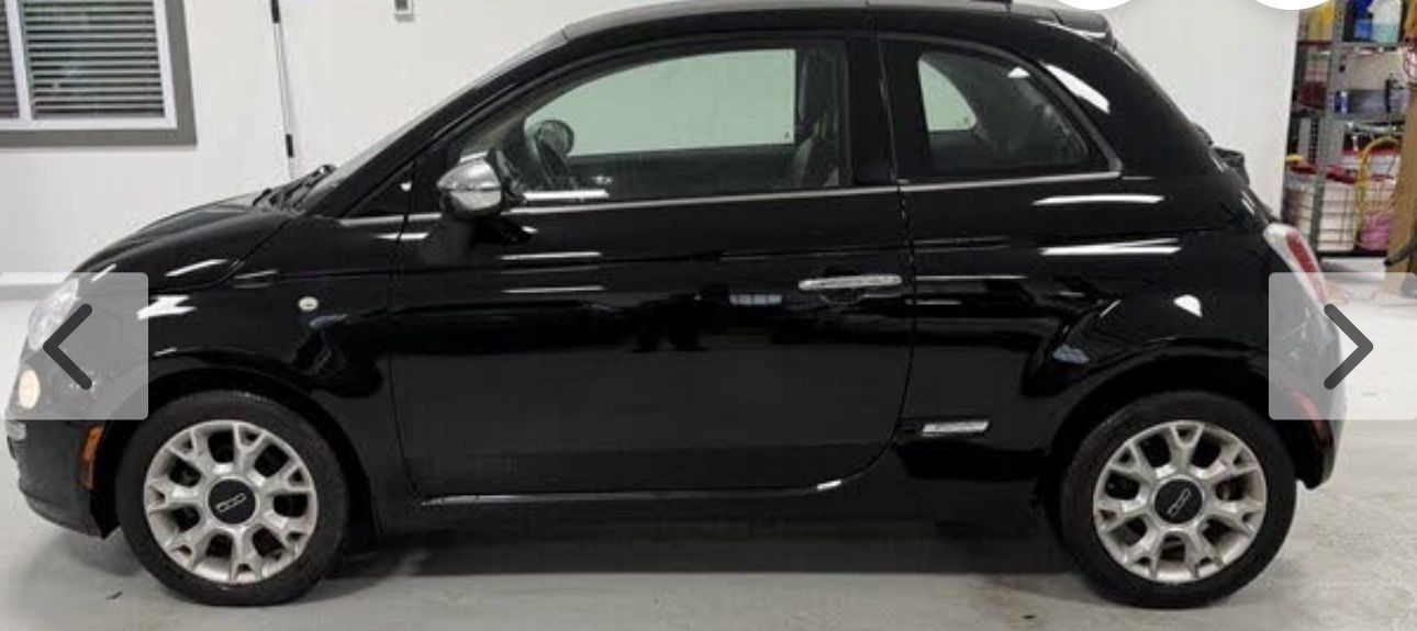 Used 2017 FIAT 500 Lounge FWD image 2