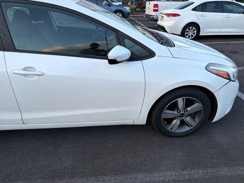 Used 2018 Kia Forte LX w/ LX Popular Package image 2