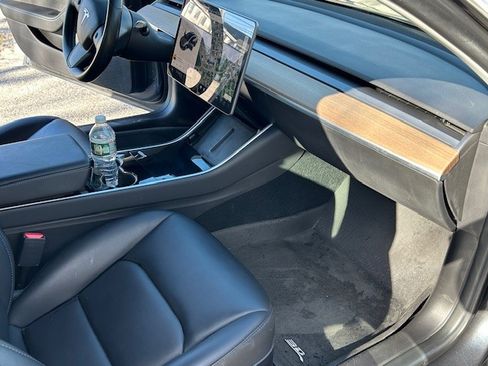 Used 2019 Tesla Model 3 Long Range image 9