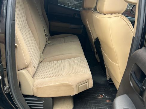 Used 2011 Toyota Tundra 2WD Double Cab w/ SR5 Pkg image 11