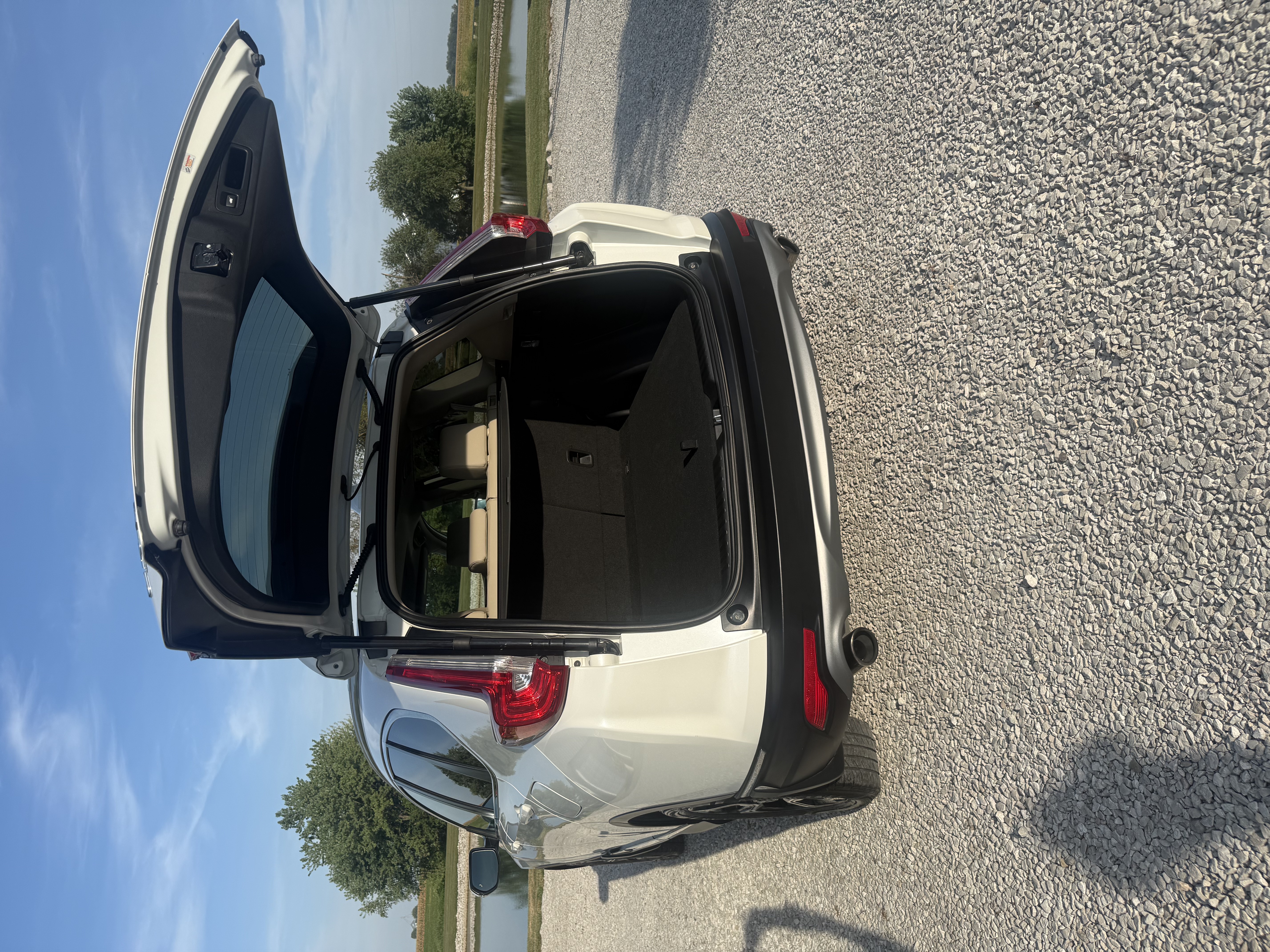 Used 2018 Honda CR-V Touring image 11