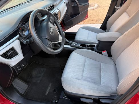 Used 2016 Toyota Corolla LE image 11