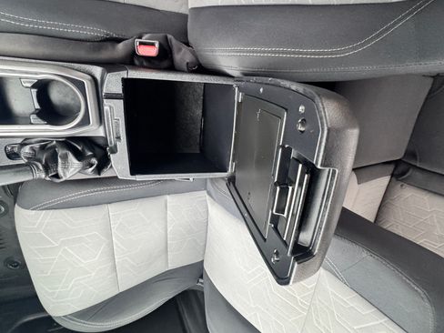 Used 2021 Toyota Tacoma TRD Off-Road image 31