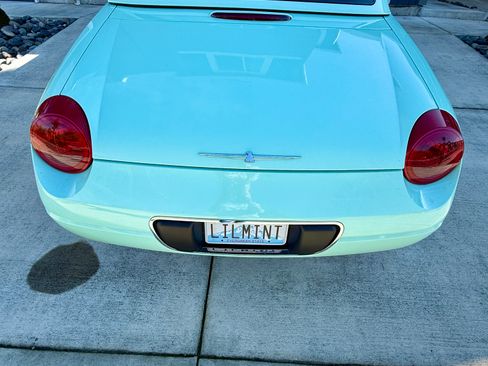 Used 2004 Ford Thunderbird image 2