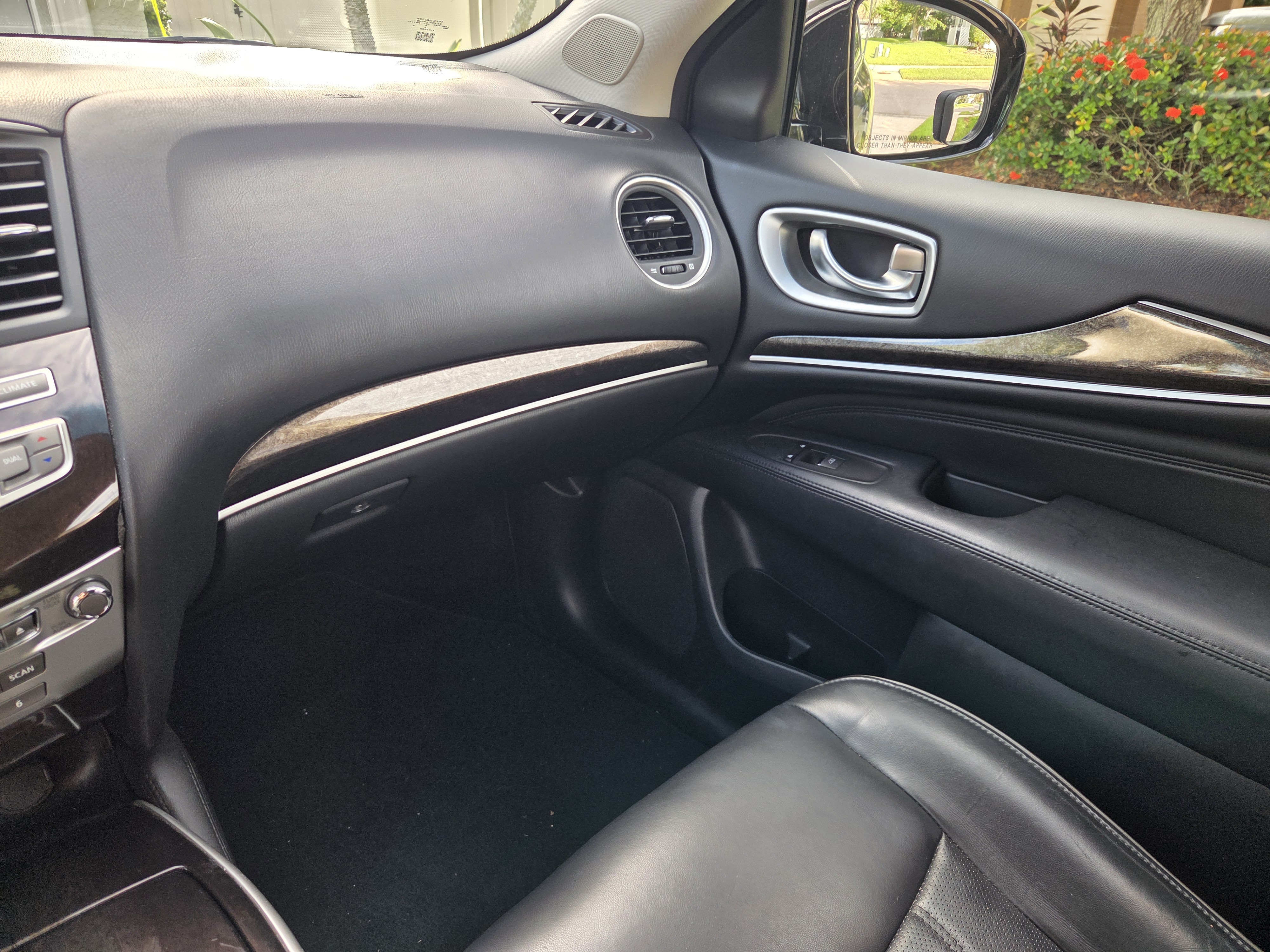 Used 2015 INFINITI QX60 FWD w/ Premium Plus Package image 4