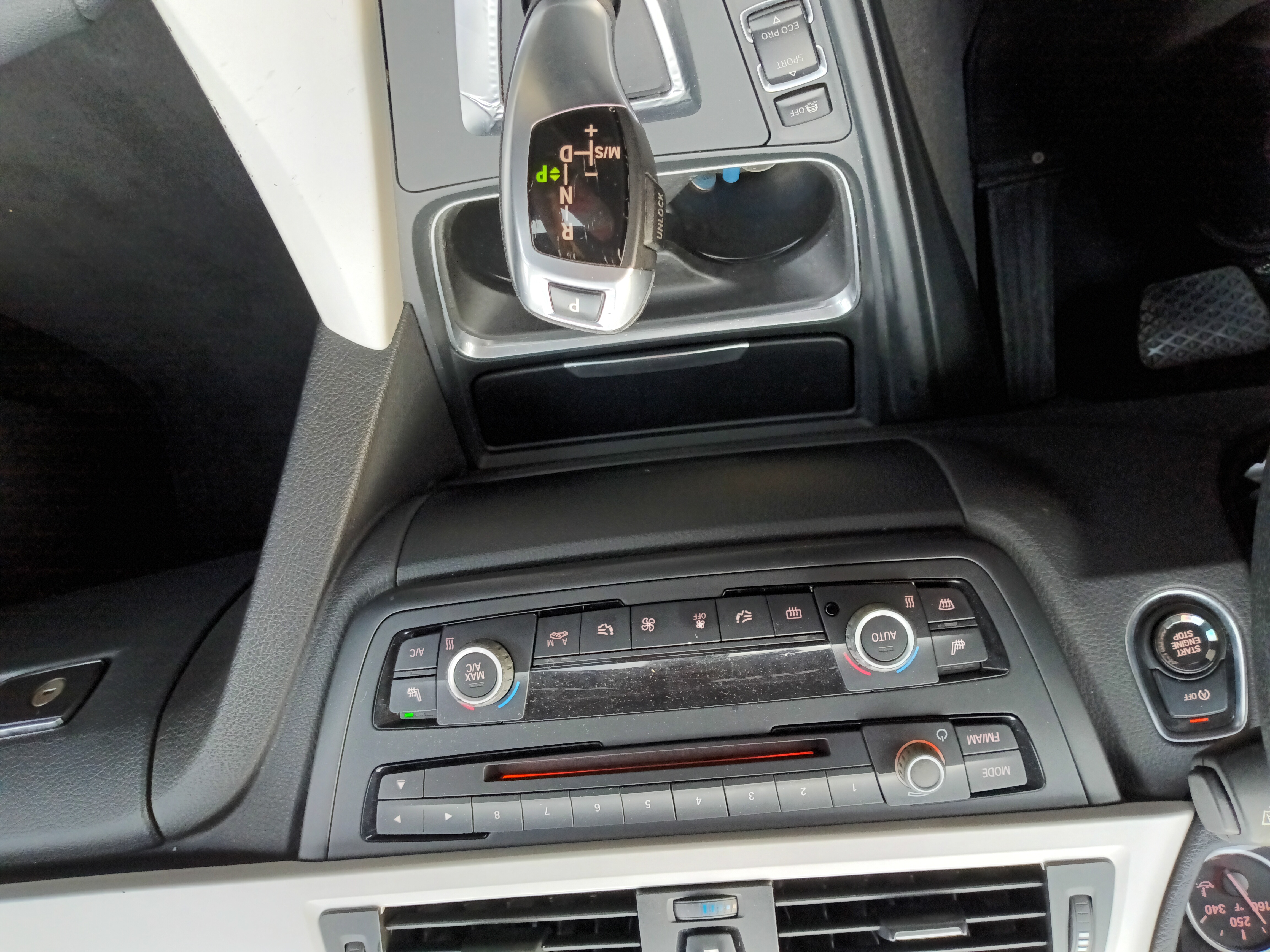 Used 2015 BMW 320i xDrive Sedan AWD/4WD image 9