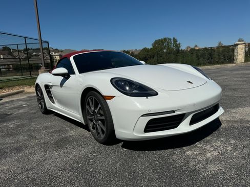 Used 2019 Porsche 718 Boxster Roadster 2D image 8