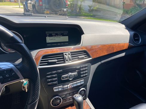 Used 2014 Mercedes-Benz C 250 Sedan image 12