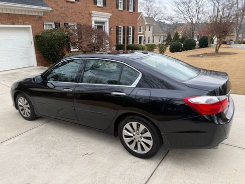 Used 2015 Honda Accord EX-L image 2
