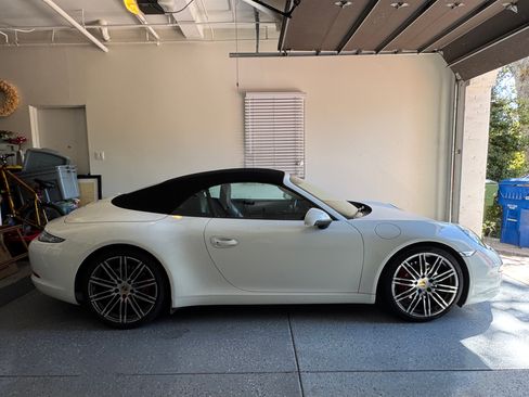 Used 2015 Porsche 911 Cabriolet image 23