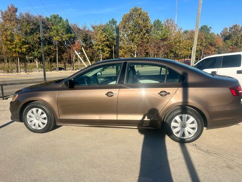 Used 2015 Volkswagen Jetta S image 8