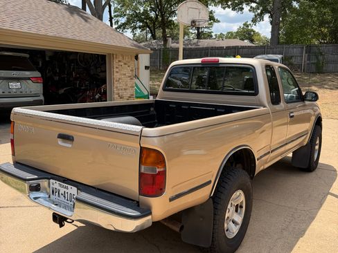 Used 2000 Toyota Tacoma PreRunner w/ Value Pkg RWD image 6