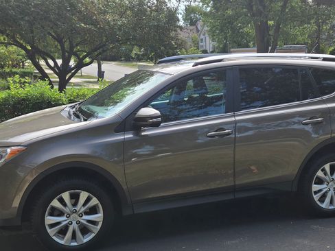 Used 2015 Toyota RAV4 Limited image 11