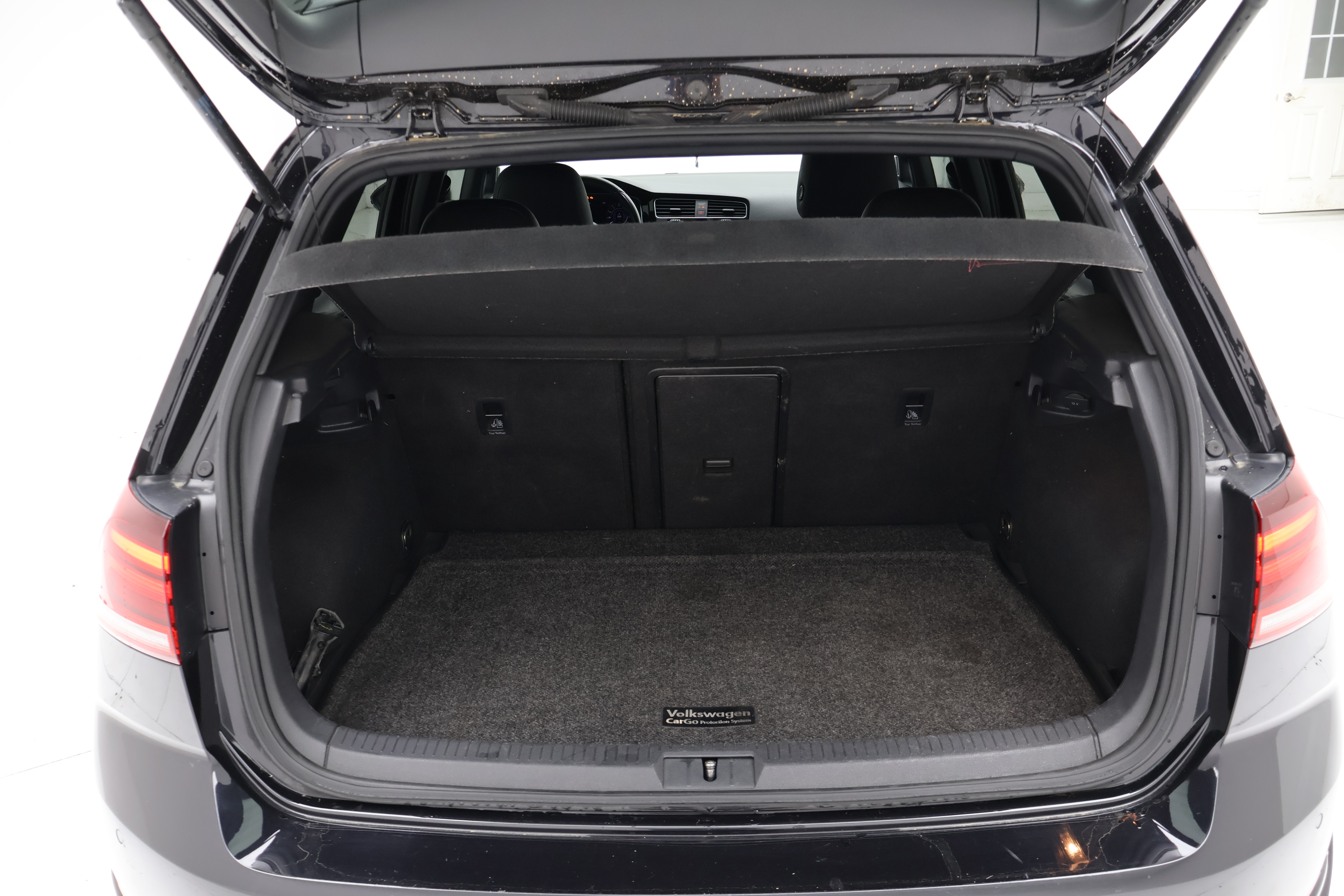 Used 2019 Volkswagen Golf R 4-Door AWD/4WD image 31