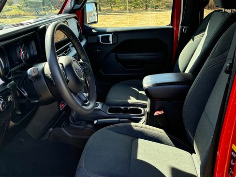 Used 2024 Jeep Wrangler Unlimited Sport image 12