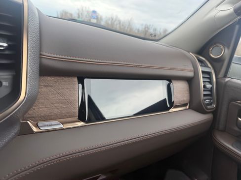 Used 2025 RAM 3500 Longhorn image 16