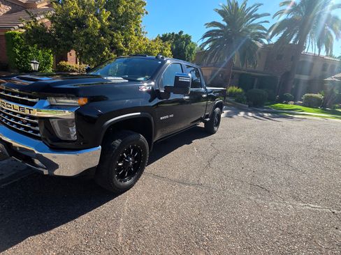 Used 2020 Chevrolet Silverado 2500 LTZ w/ LTZ Plus Package image 2