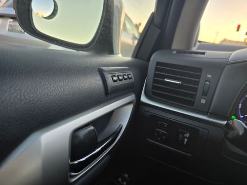 Used 2012 Lexus CT 200h Premium w/ Leather Pkg image 14