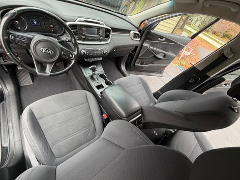 Used 2016 Kia Sorento LX w/ LX Convenience Package image 20